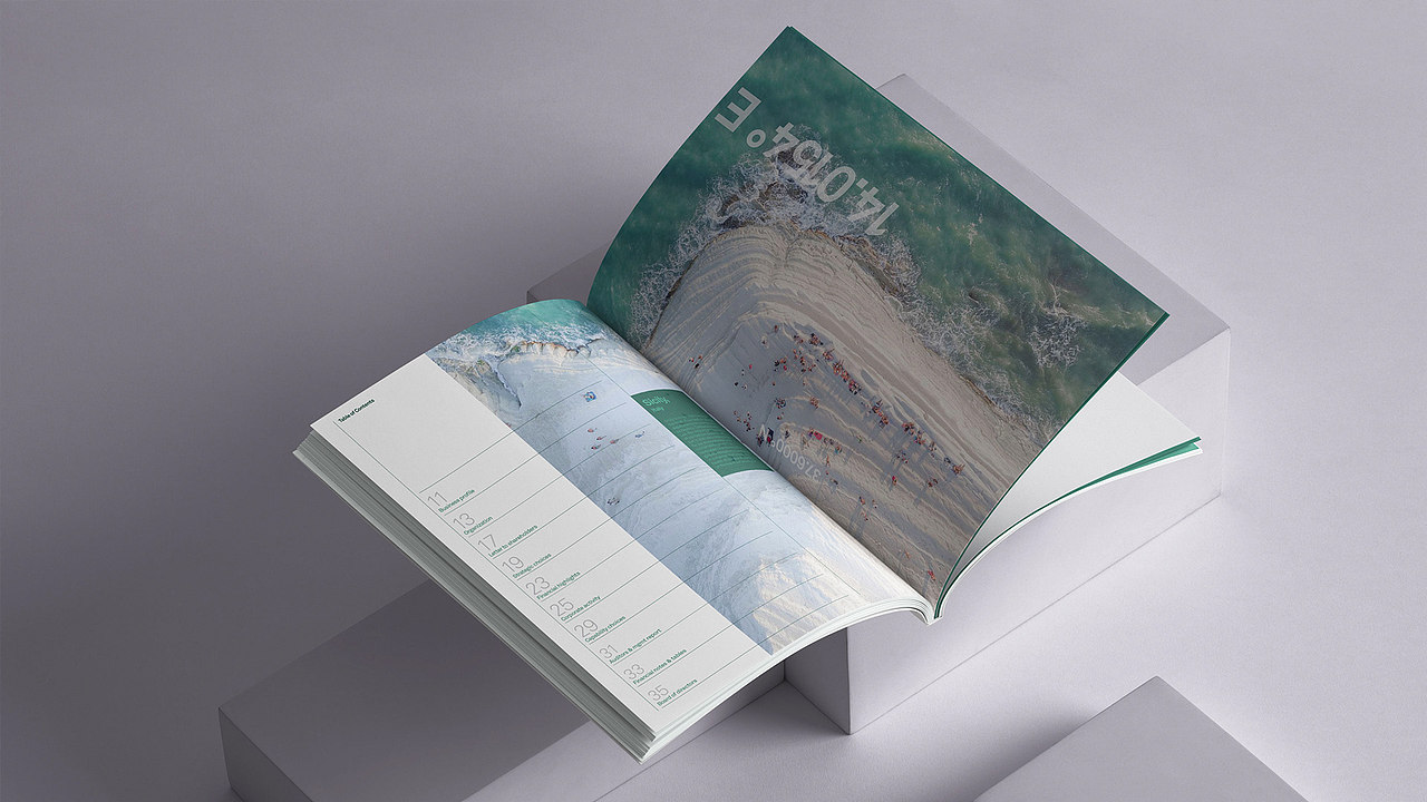 VF公司编制年度报告の画册（图ZMjIwMDg5OTQ0） - 书籍/画册 - 站酷设计师粟米肉粒饭001原创素材 - 站酷ZCOOL