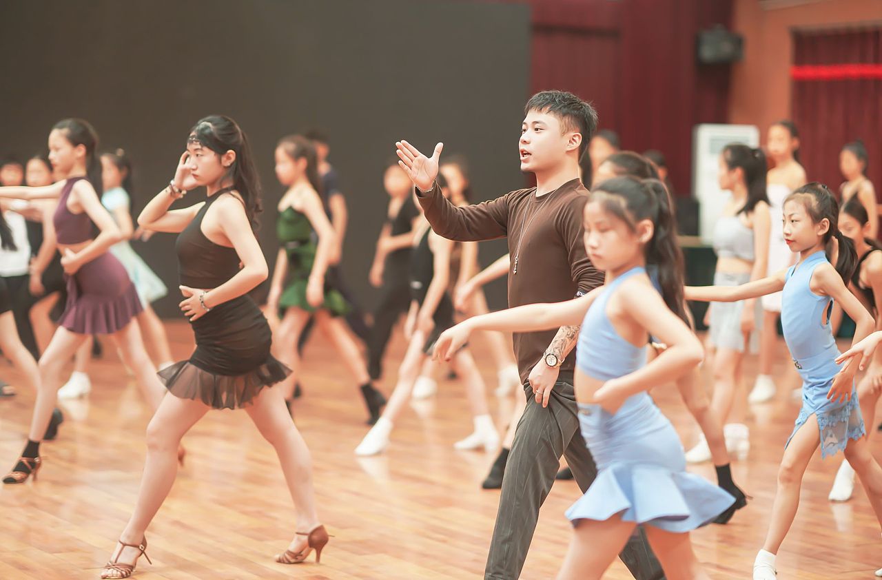 《华嘉舞蹈学院少儿冠军训练营》之上课篇(一)