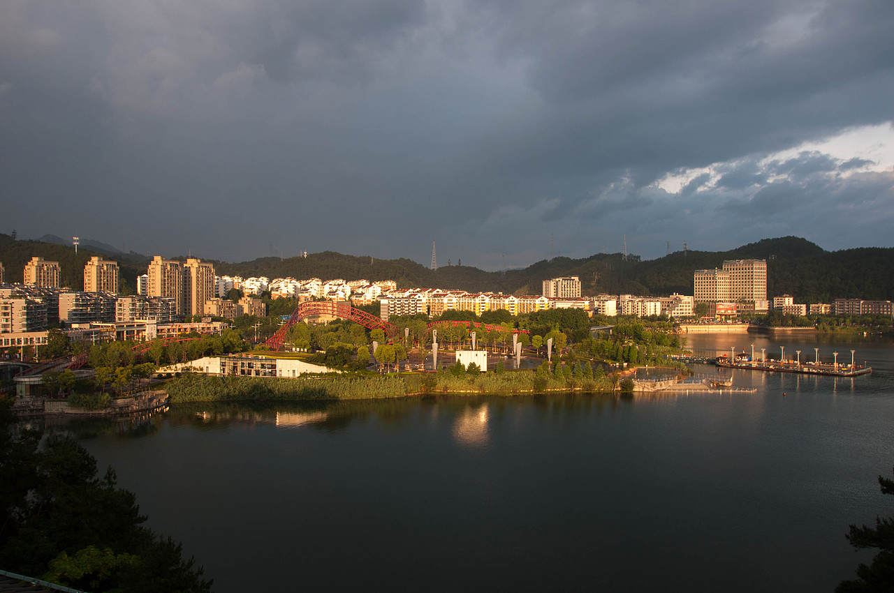 台风来前的千岛湖