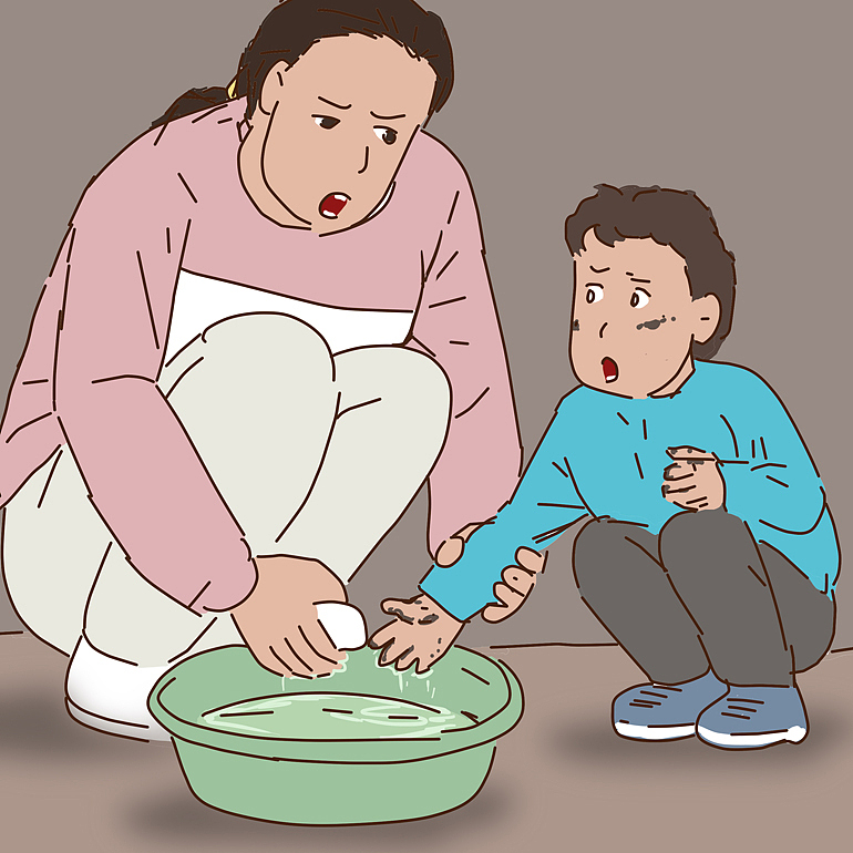 儿子又说:"妈妈喜欢手脏的孩子."她回答:"妈妈不喜欢手脏的孩子." br>