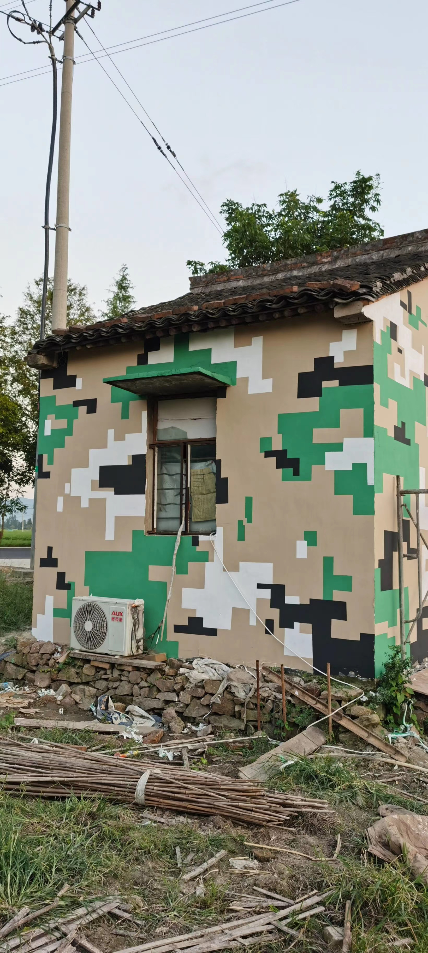 墙绘迷彩小屋石家庄/艺术工作者/3年前/131浏览石家庄墙体彩绘涂