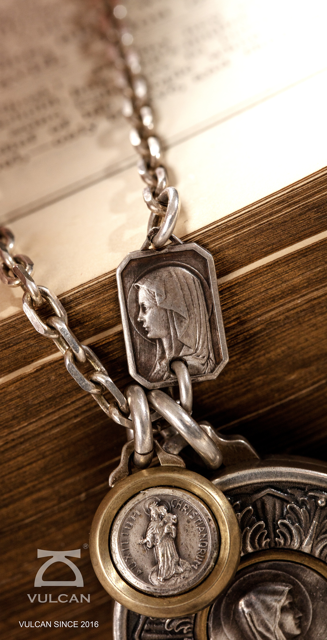 VULCAN•圣牌照片盒（图ZMjE0MjE1OTM2） - 首饰设计 - 站酷设计师VULCAN伏尔甘原创素材 - 站酷ZCOOL