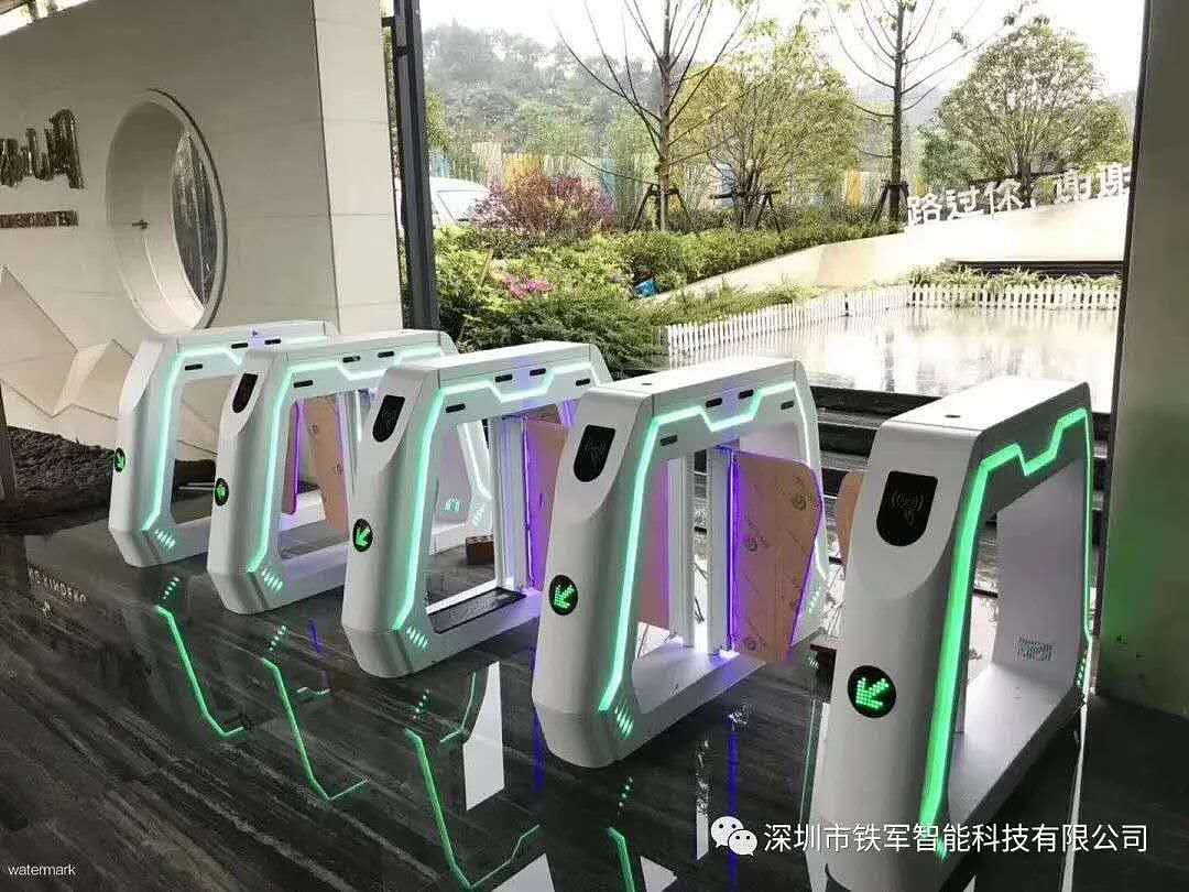 幼儿园闸机蜻蜓闸机校园推送系统测温人脸识别闸机