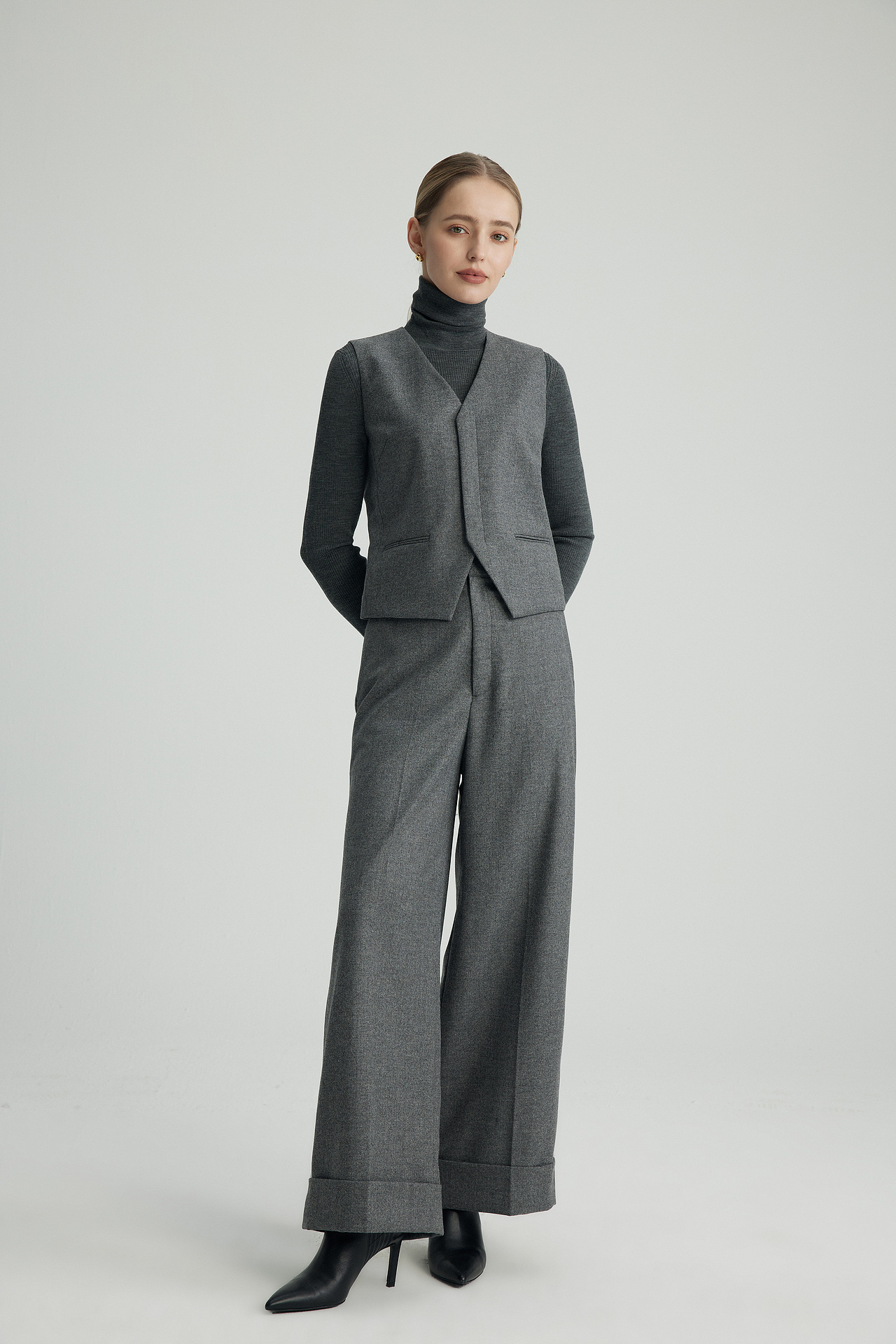 LILY（图ZMzI2MDA5MjQw） - 人像摄影 - 站酷设计师灵蹊原创素材 - 站酷ZCOOL