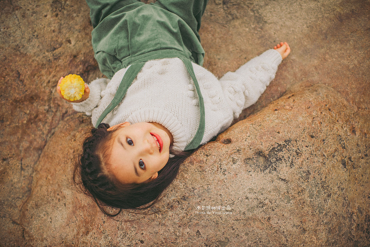 放风筝（图ZMjMyOTA4Njky） - 人像摄影 - 站酷设计师肉包大王巡山记原创素材 - 站酷ZCOOL