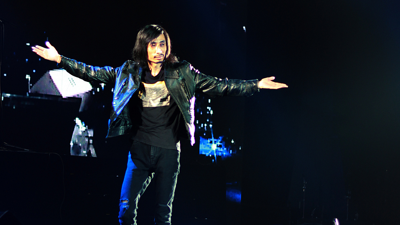 向摇滚致敬——谢天笑