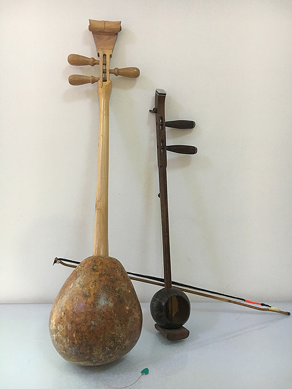 自制板胡和土琵琶