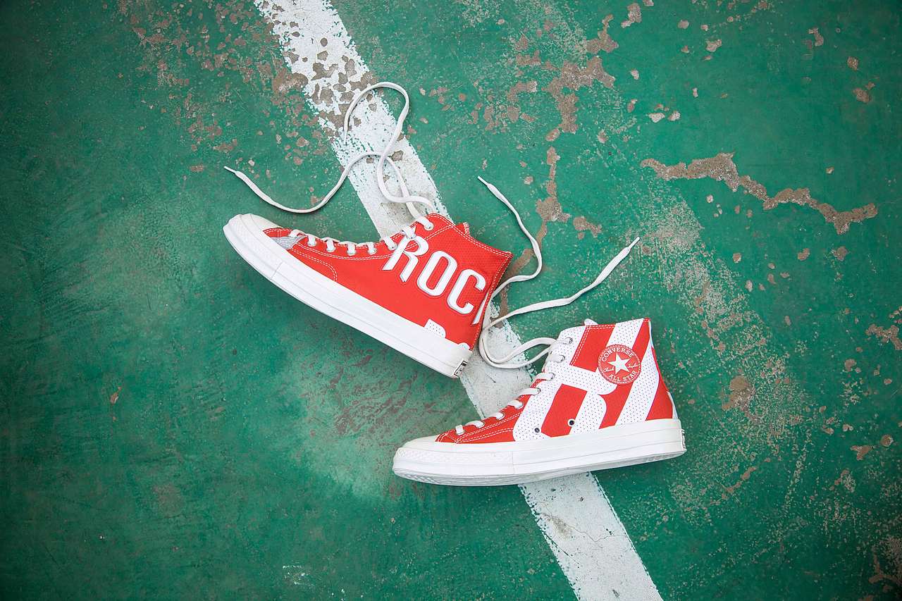 帆布鞋（图ZMTA5MzI4OTk2） - 产品摄影 - 站酷设计师杨YQC原创素材 - 站酷ZCOOL