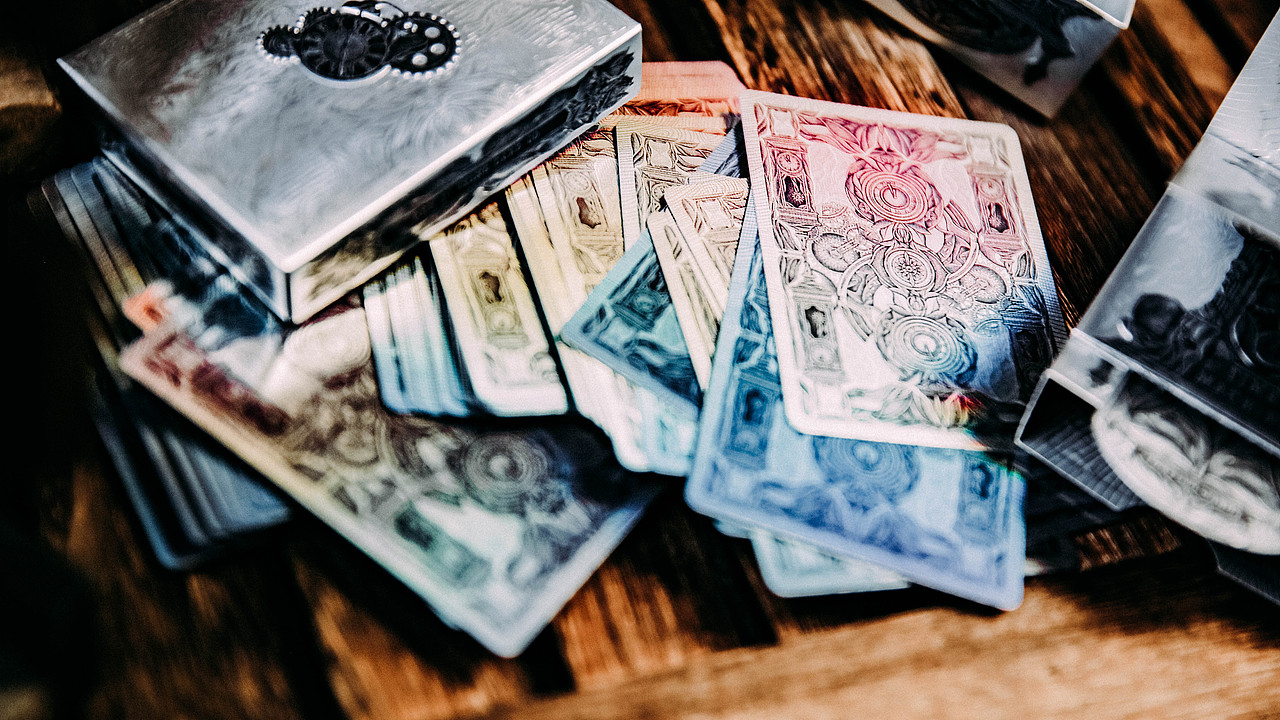 Time Machine 时光机收藏纸牌扑克套装礼盒设计