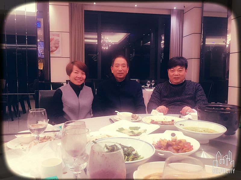 何卫东在胶卷底片时代拍摄的照片