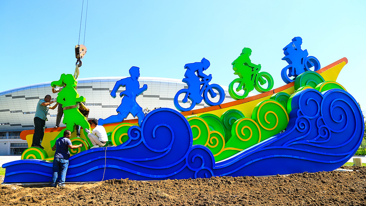 
精神堡垒主题造型- 乘风破浪，勇往直前（细节展示）：