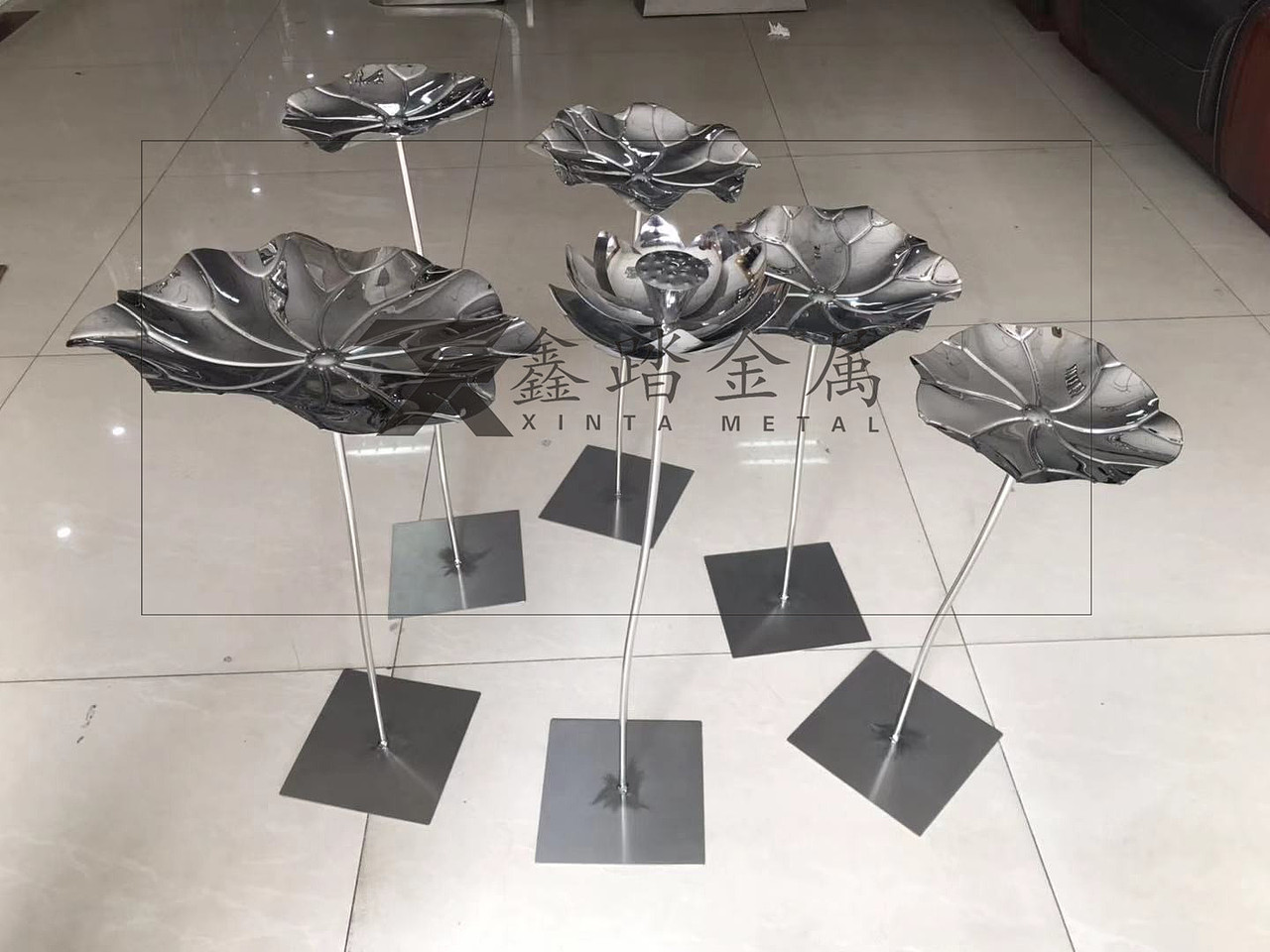 镜面不锈钢莲花莲叶雕塑成品水景锻造荷花雕塑坚贞纯洁