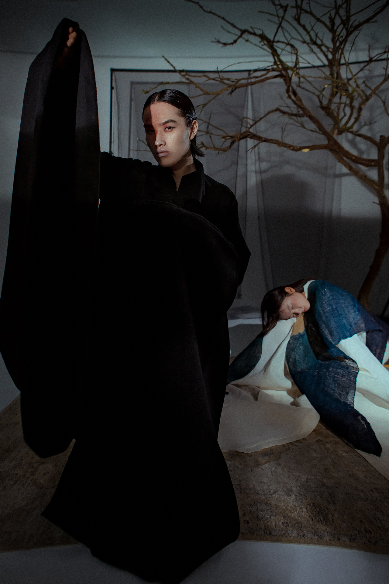 设计师:聂怡 发型:zing 化妆:思雨 摄影:大雄 模特:李梓瑜(龙腾)