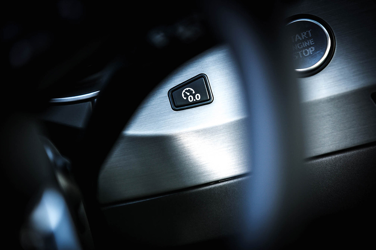 奥迪Q7拍摄（图ZMTQwNTUwMjc2） - 产品摄影 - 站酷设计师photoplay原创素材 - 站酷ZCOOL