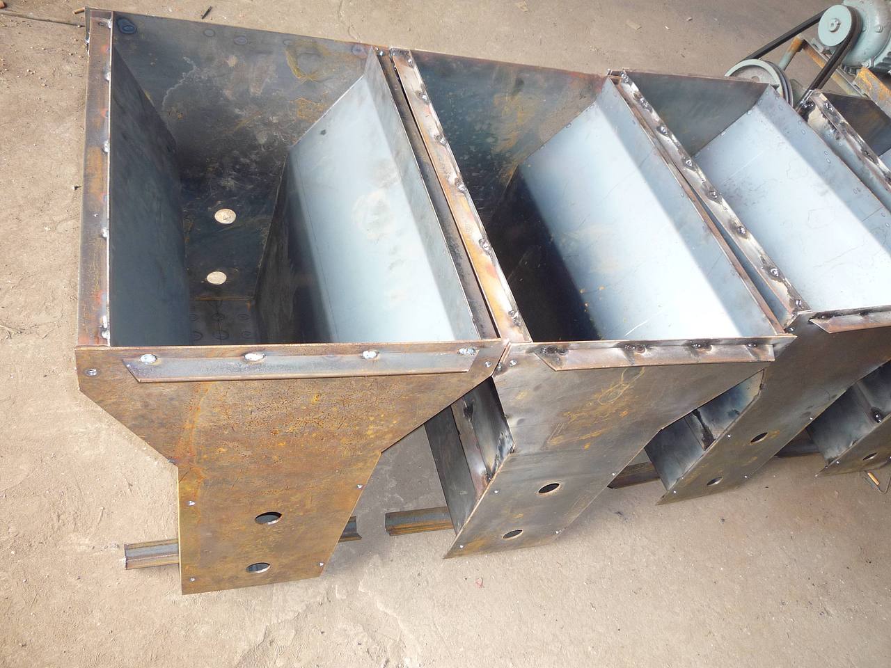 专业生产水泥预制件的工厂