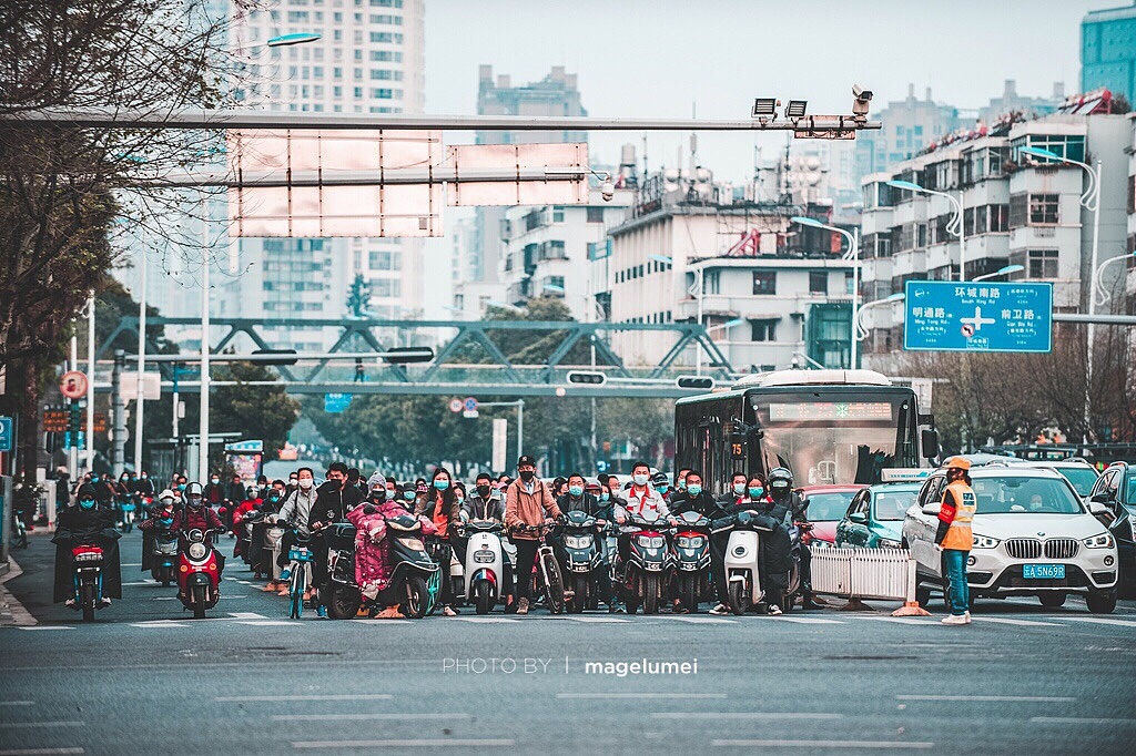 疫情纪实 复工下的人们 纪实摄影 扫街（图ZMjAyNzY5OTMy） - 人文/纪实摄影 - 站酷设计师玛格鲁没原创素材 - 站酷ZCOOL