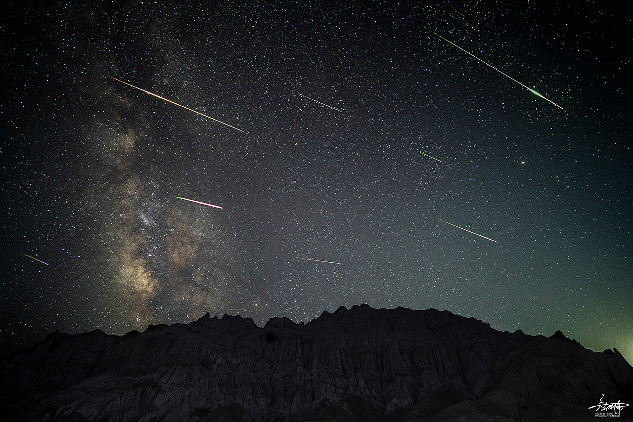2021年英仙座流星雨合集（图ZMjY5MjY3OTUy） - 风光摄影 - 站酷设计师颜描锦原创素材 - 站酷ZCOOL