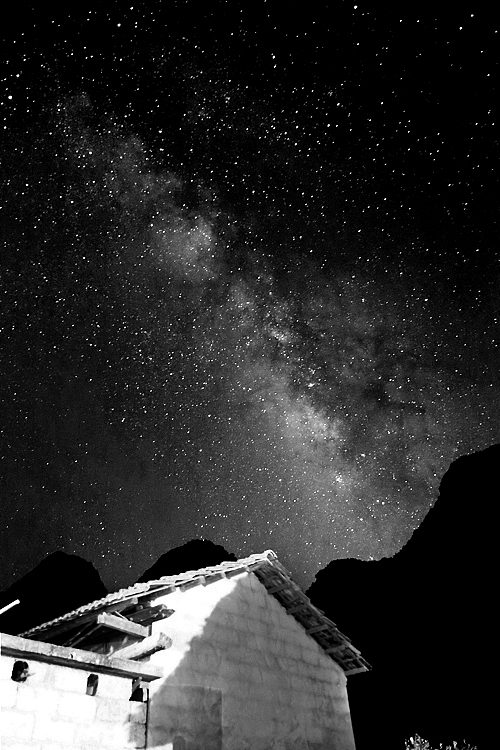 dark·star 黑白星空