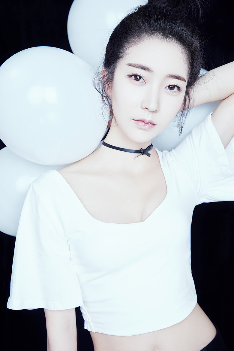 艺人费伟妮（图ZMTA2NzkzMDY0） - 人像摄影 - 站酷设计师漂白狗原创素材 - 站酷ZCOOL