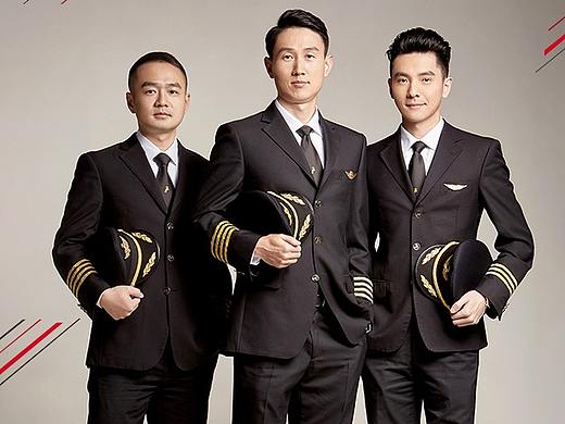 商业_深圳航空2018台历人物拍摄