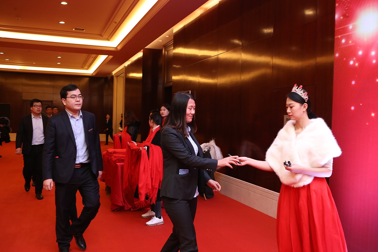 企业年会场布示意效果图