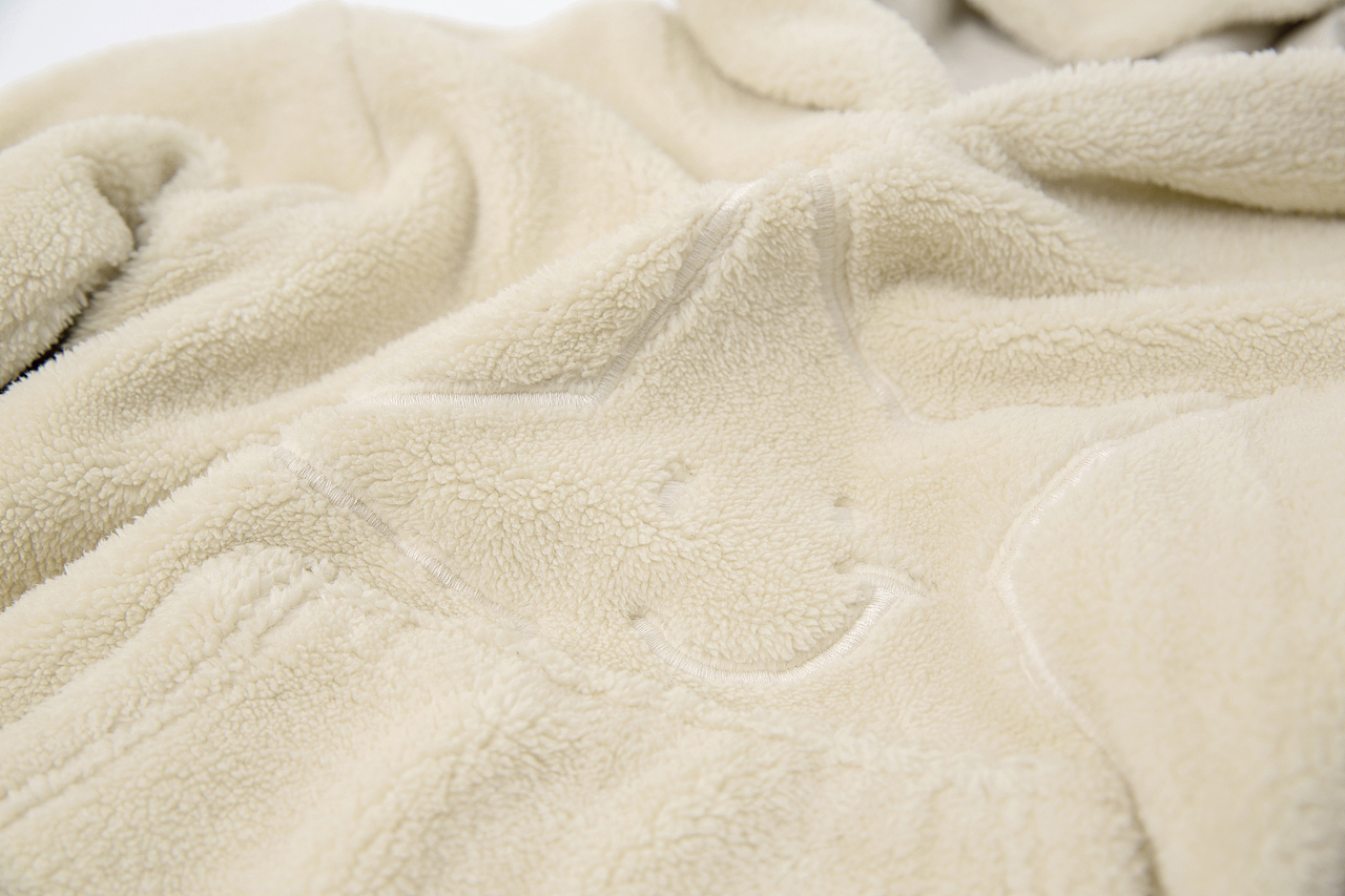 童装白底静物星星绒毛连帽卫衣