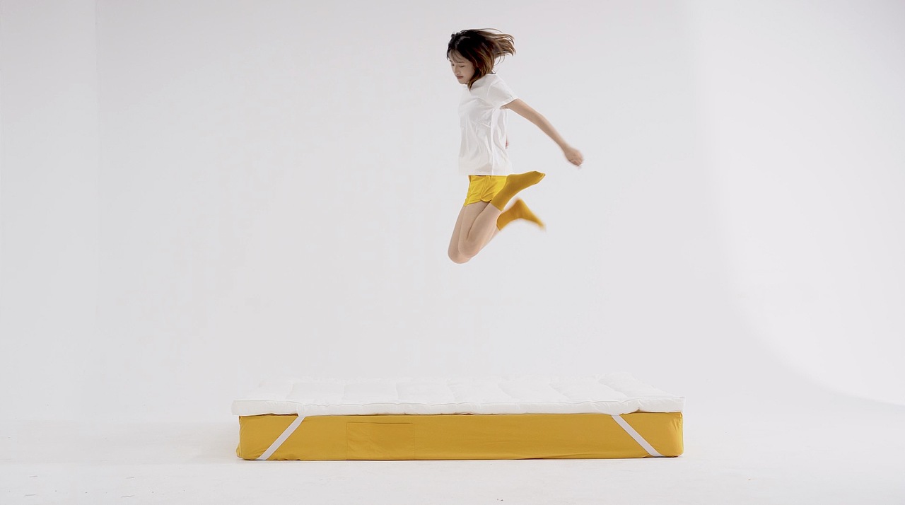 拉芙菲尔CARE+舒睡可水洗床垫2.0 家纺床垫拍摄（图ZMjgyMDM4MzQw） - 短片 - 站酷设计师农村蝙蝠侠原创素材 - 站酷ZCOOL