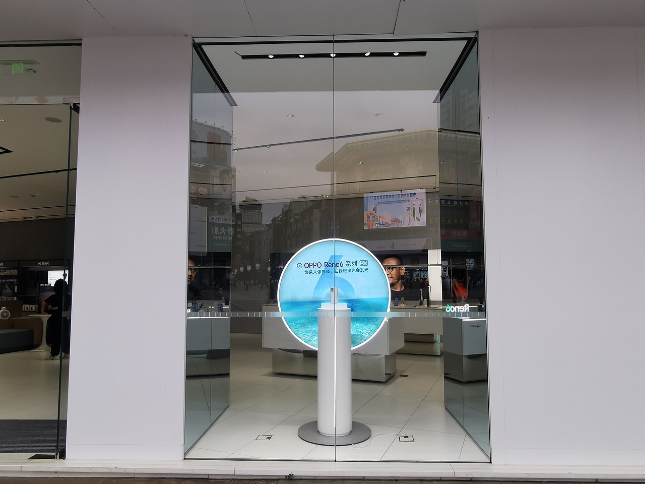 oppo橱窗,展台设计