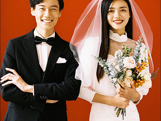 我的婚纱照，没想到被婆婆夸赞很好看哇！