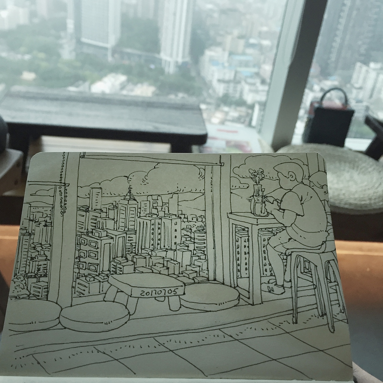 深圳石厦一家叫Kong的咖啡店，亮点是位于商业楼的38楼