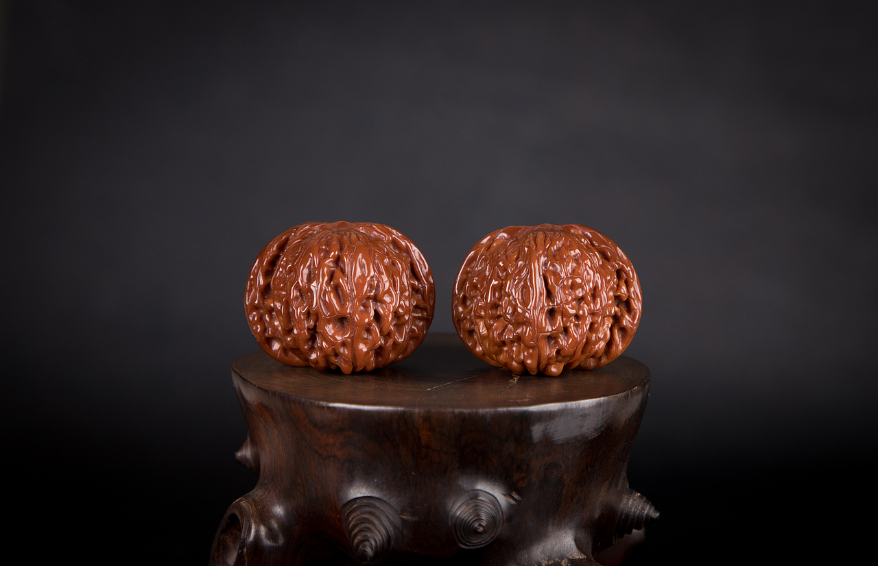 文玩核桃 传说中40W一对的那种（图ZMTc2NzAwODI4） - 产品摄影 - 站酷设计师HaoZ1ai原创素材 - 站酷ZCOOL