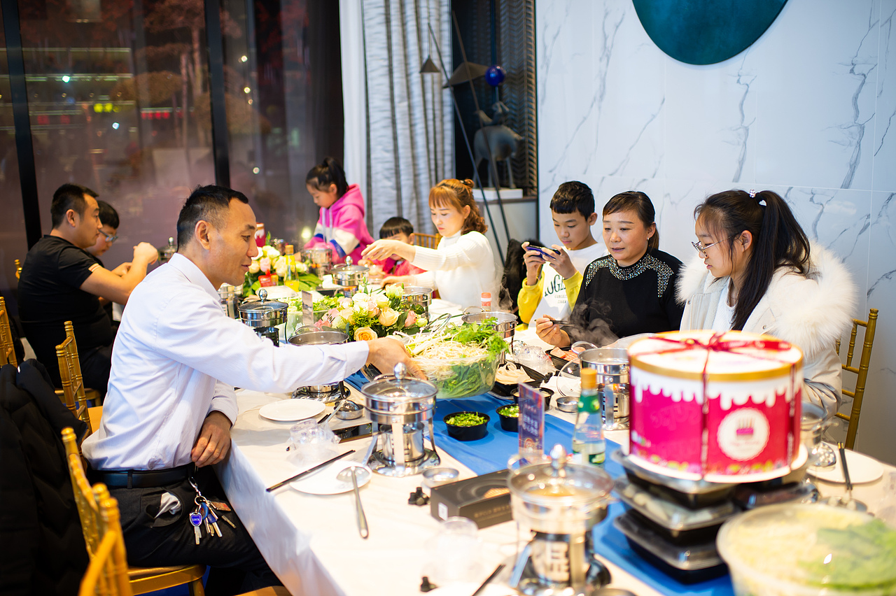 客户答谢暖场火锅宴（融创世樾城）（图ZMTkwNjA5NjUy） - 人文/纪实摄影 - 站酷设计师放狼的小羊原创素材 - 站酷ZCOOL