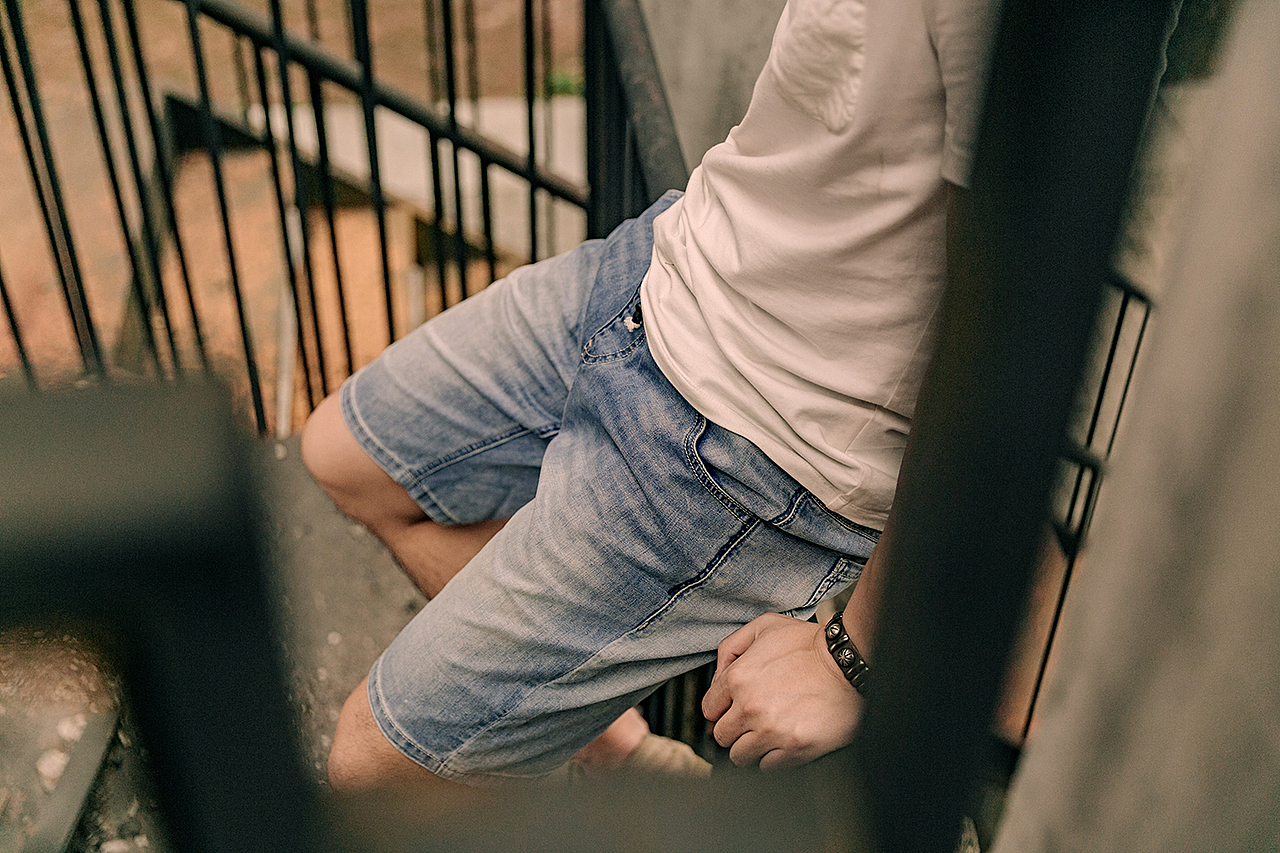 广州增城 新塘牛仔裤半身模特上身图拍摄 男女 牛仔裤拍摄 牛仔复古风格摄影 牛仔平铺拍照 模特摄影（图ZNDQwNzg5Mjg=） - 人像摄影 - 站酷设计师zhang01688原创素材 - 站酷ZCOOL