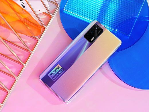 【快评实验室】realme gt neo最终幻想配色