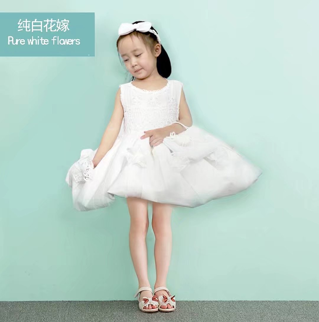 传统纹饰课时做的小裙子,纯手工制作,材质用的卫生纸