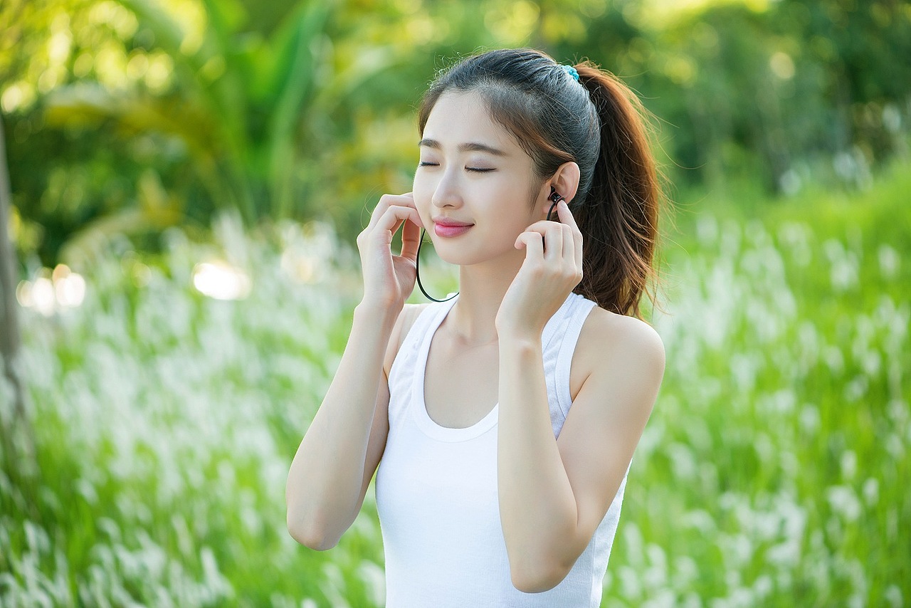 智映像/品牌运动耳机优质女国模平面拍摄