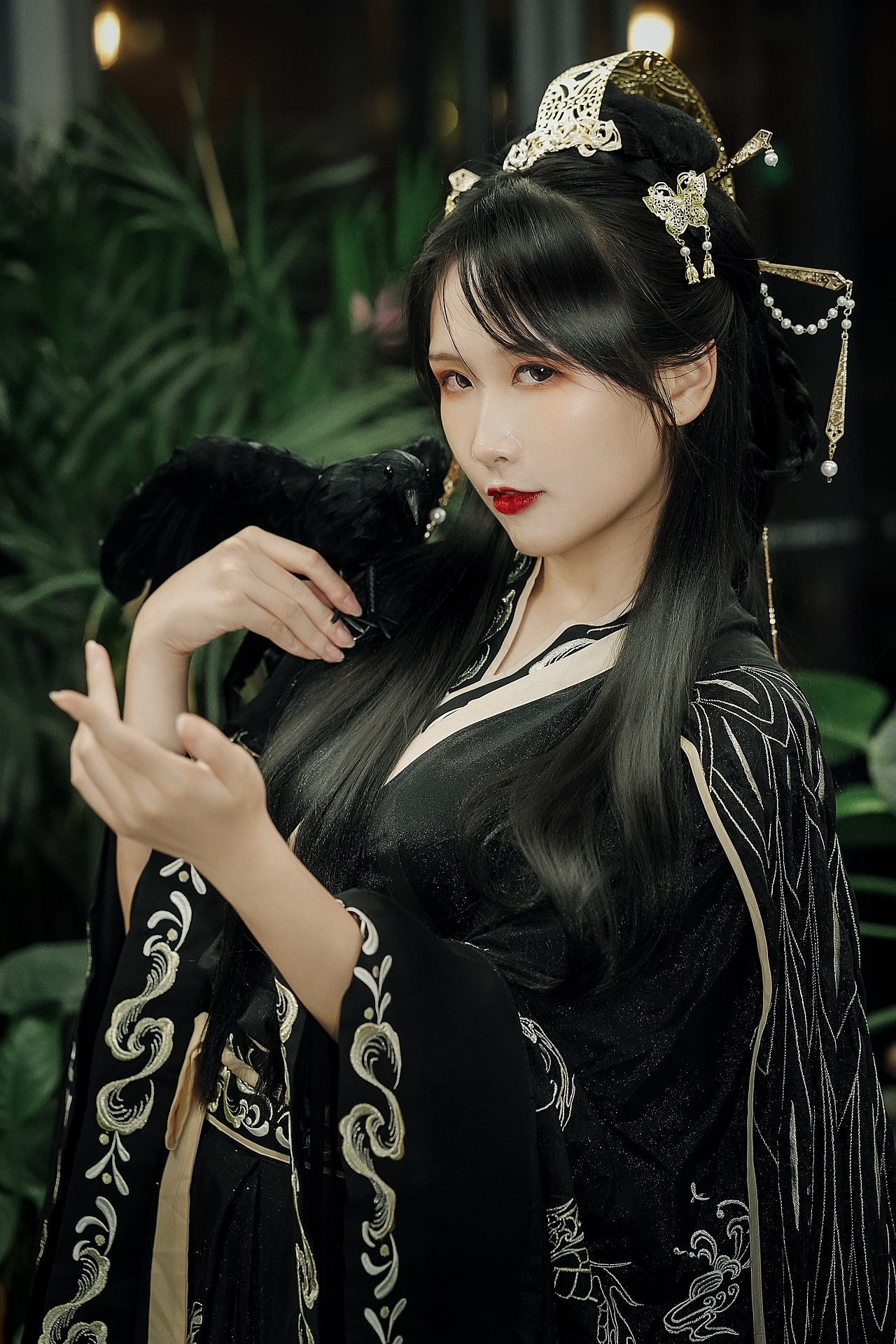 黑乌鸦女王大人〓新汉服（图ZMjcxOTMzMTg0） - 人像摄影 - 站酷设计师摄影师Whale原创素材 - 站酷ZCOOL