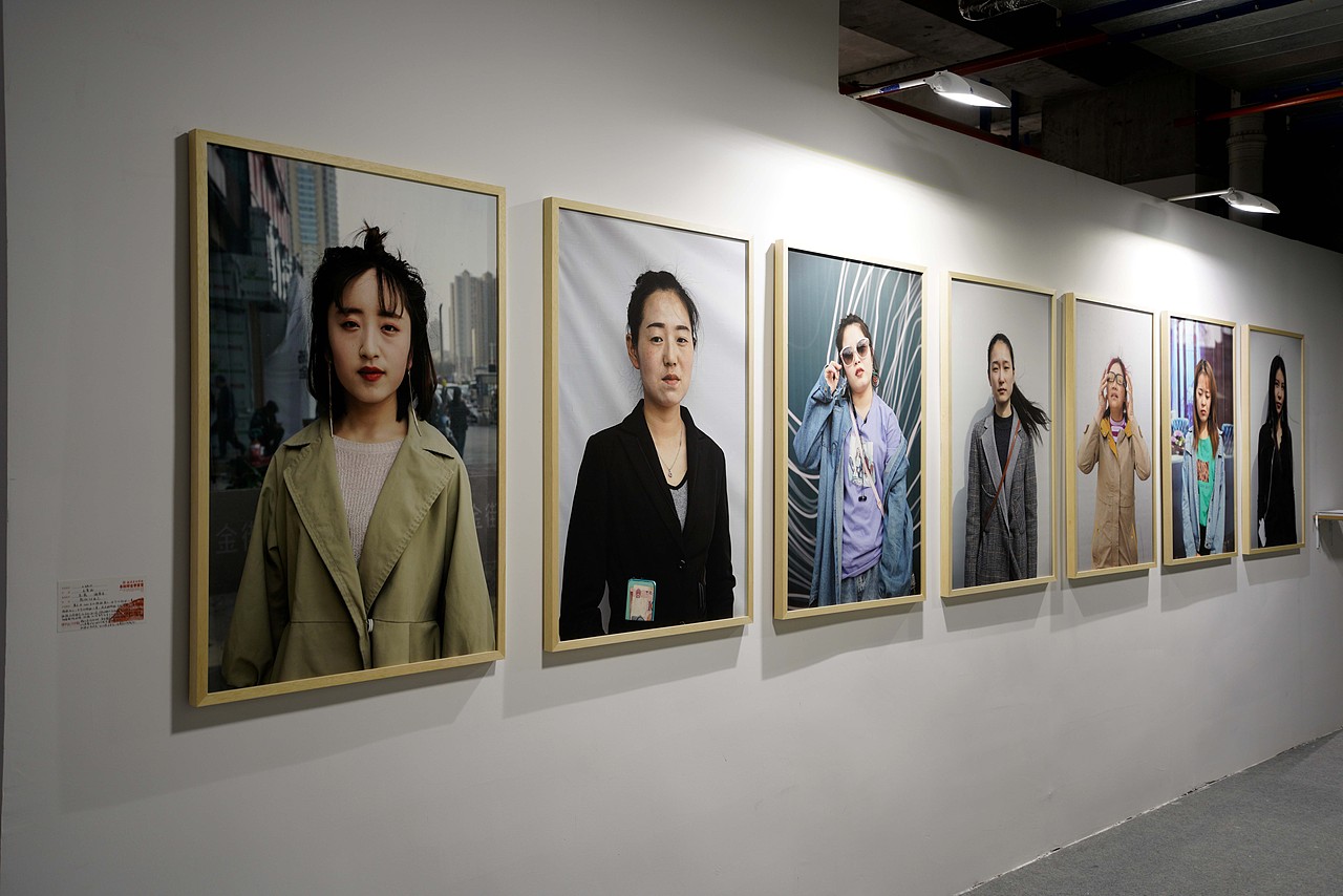 作品名:《她》 作者名:王资涵 院系:影视动画系 作品材料:摄影作品