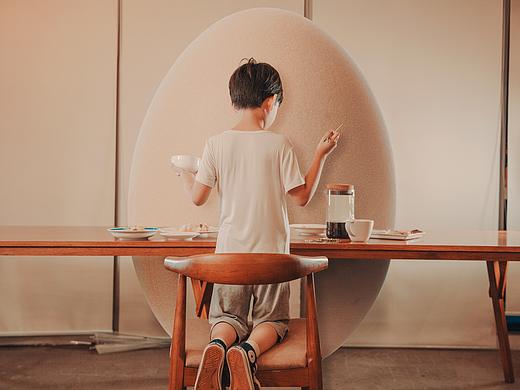 吃一个鸡蛋