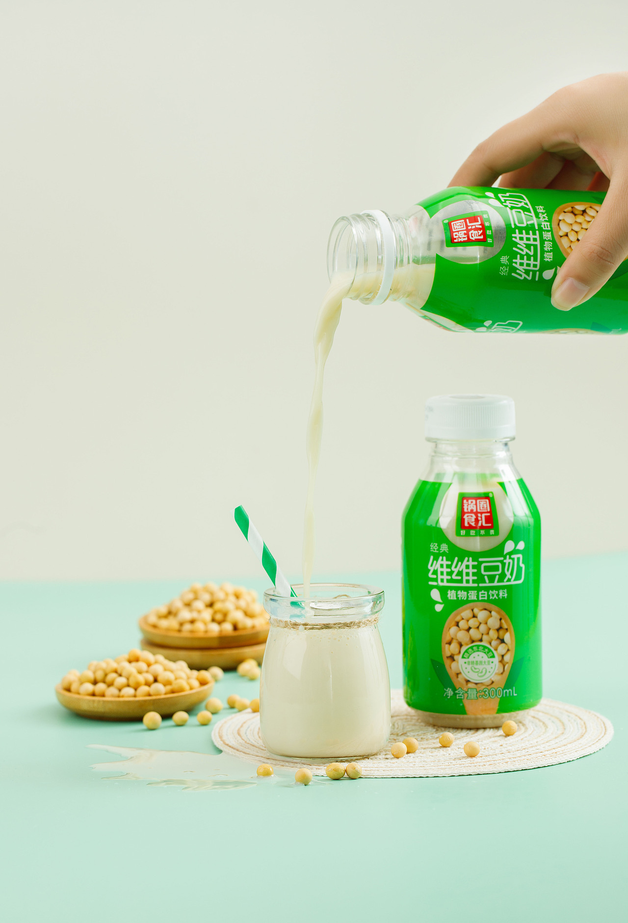 一组色卡纸拍的片子