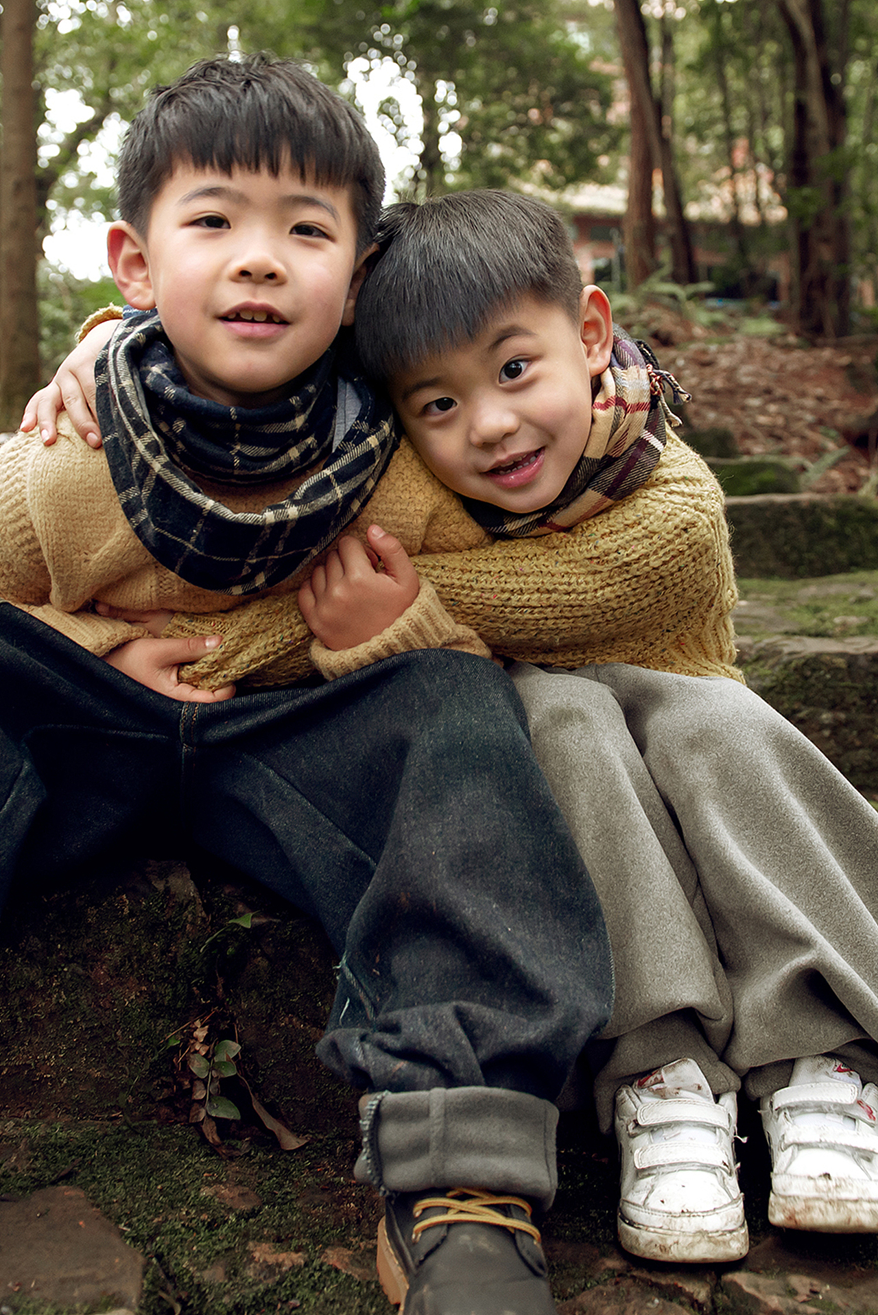 哥哥弟弟（图ZMjQzMDAzNzk2） - 人像摄影 - 站酷设计师美力哥哥原创素材 - 站酷ZCOOL