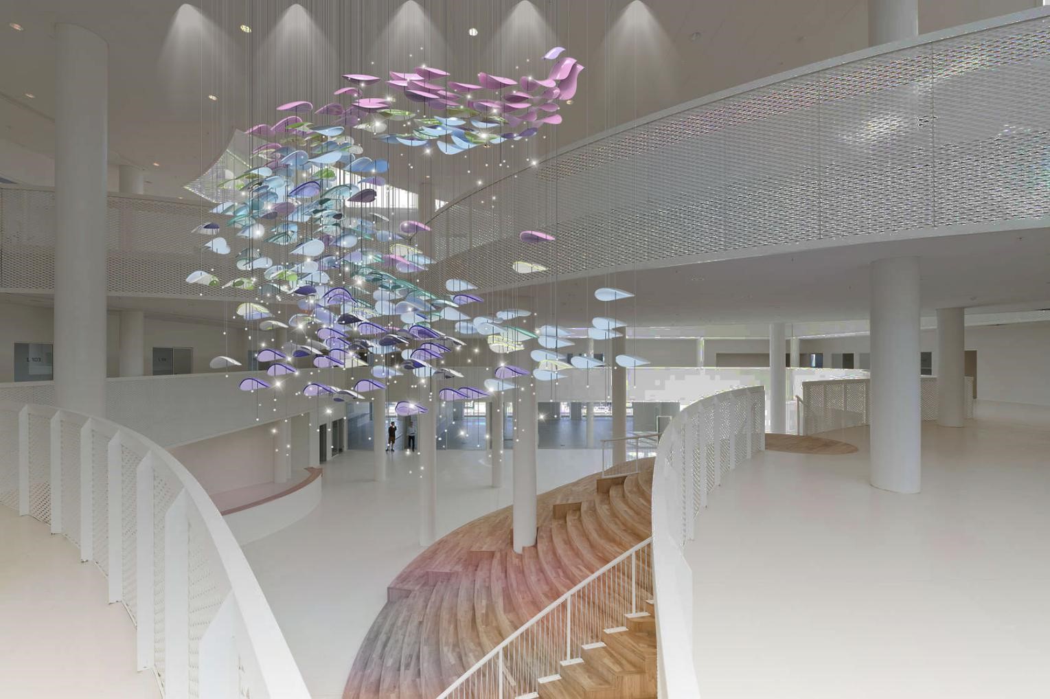 以形适色的公共空间灯具设计研究