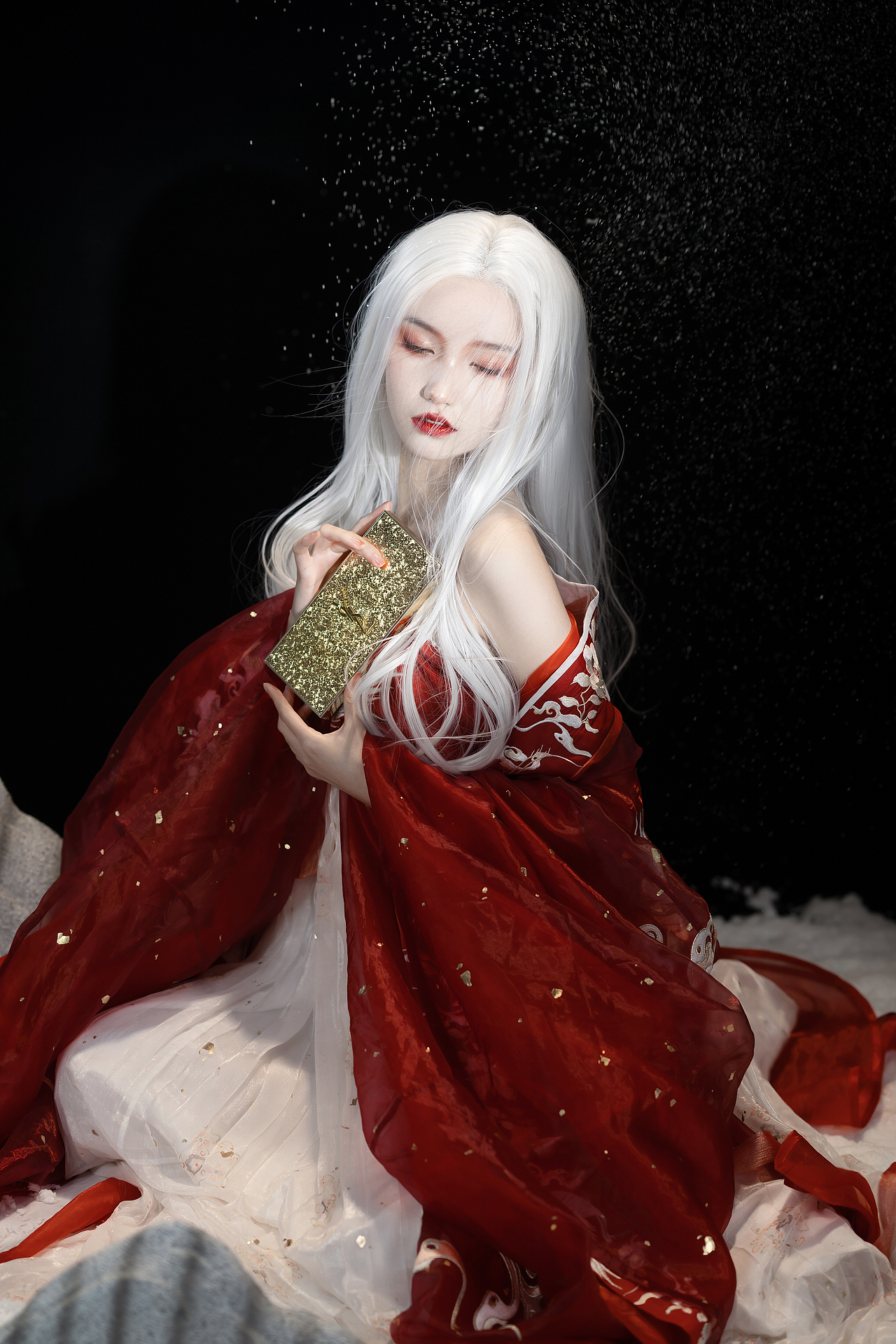 【商拍】小红薯 x YSL圣诞限定（图ZMjgxMzQ2OTcy） - 人像摄影 - 站酷设计师小艾野原创素材 - 站酷ZCOOL