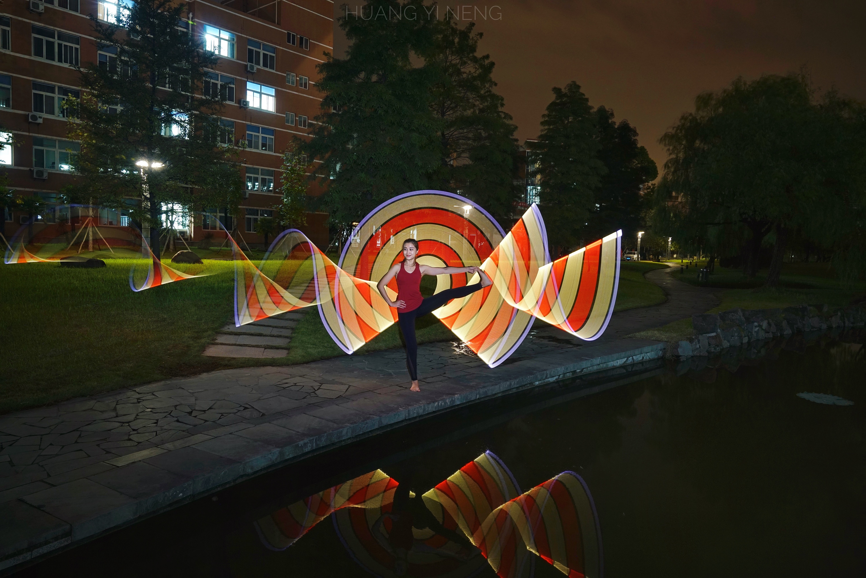 最近迷上光绘摄影