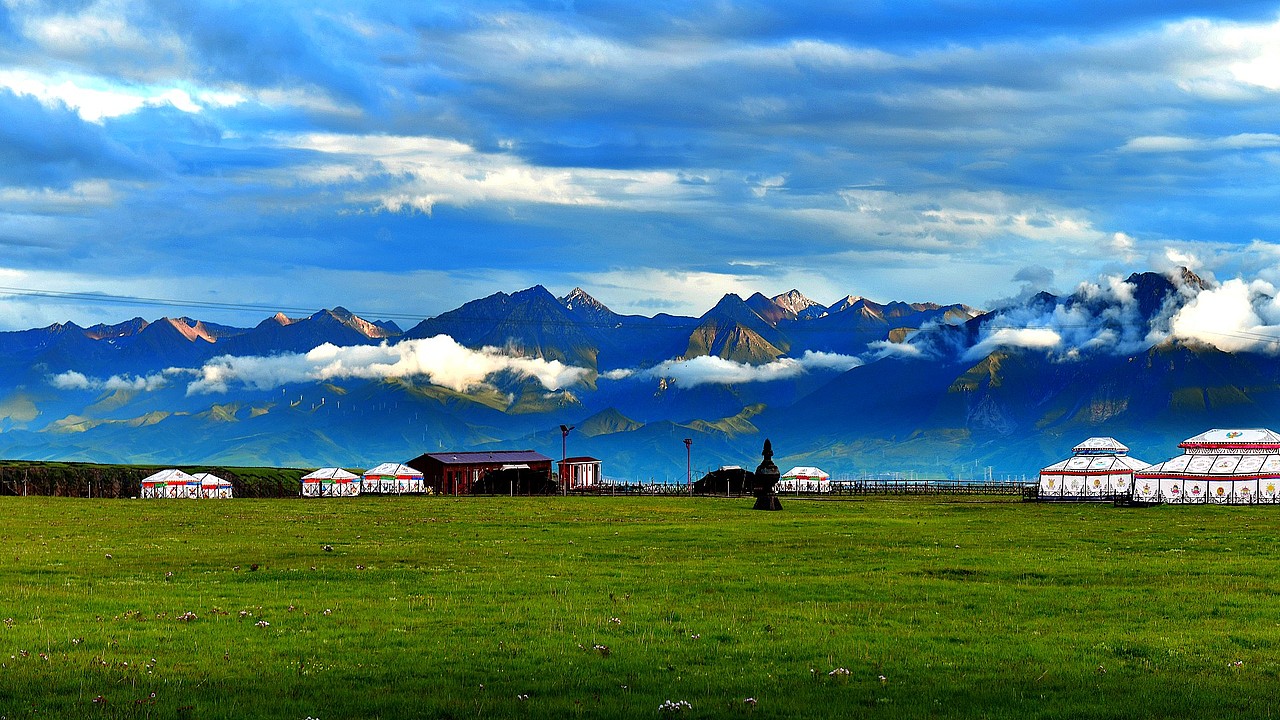 祁连山下最美的牧场|摄影|风光摄影|黄云_原创作品-站酷zcool