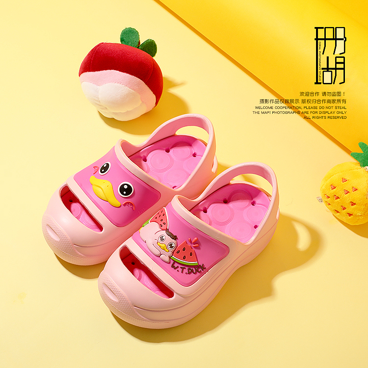 让宝宝享受踩水乐趣