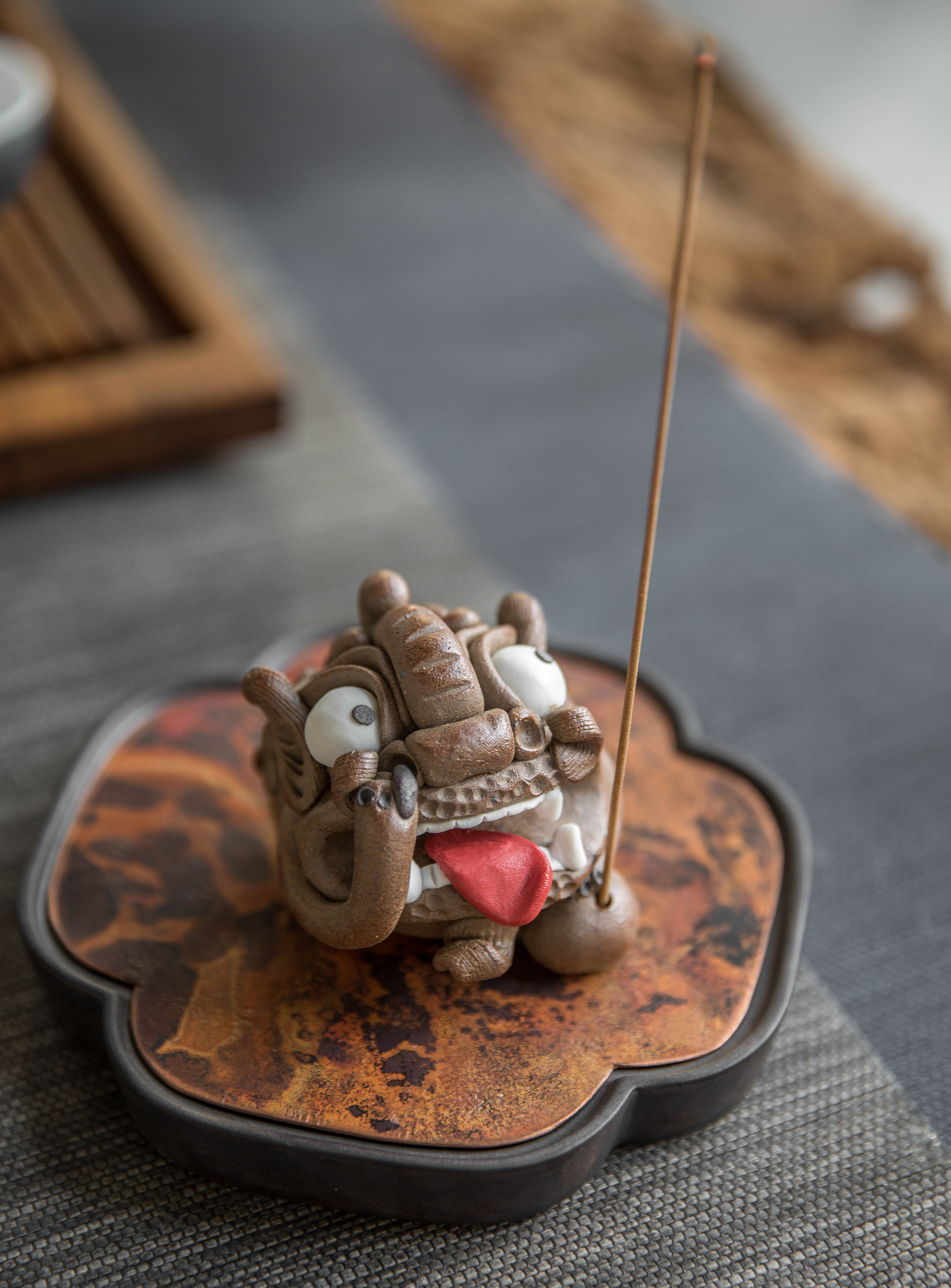 器十二 景德镇手工捏雕 龙九子系列 狴犴 茶宠香插摆件