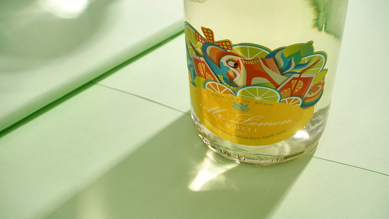 起泡酒x找玖创意 I 柠檬先生 与 草莓小姐（图ZMjc2Mjc3Njky） - 包装 - 站酷设计师找玖创意原创素材 - 站酷ZCOOL