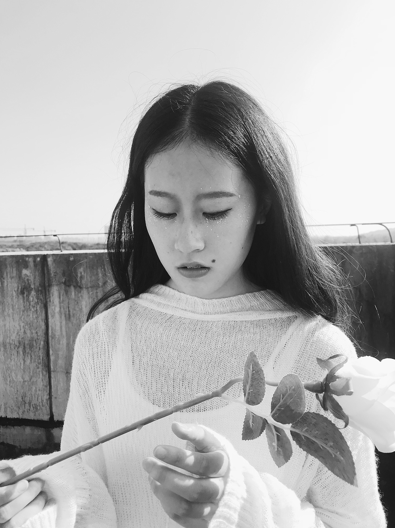 看着我的女孩（图ZMjMyODcwNzIw） - 人文/纪实摄影 - 站酷设计师喝喝白原创素材 - 站酷ZCOOL