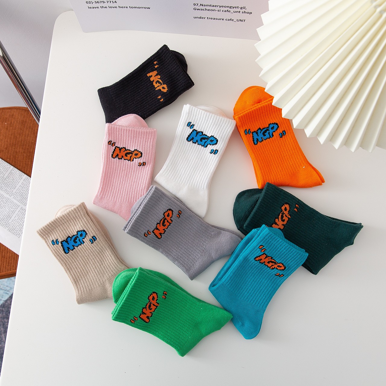 2021年春夏INS潮袜男女袜中筒袜情侣袜